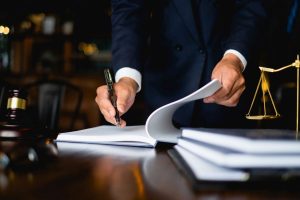 What Industry Insiders Say About Immigration Lawyers